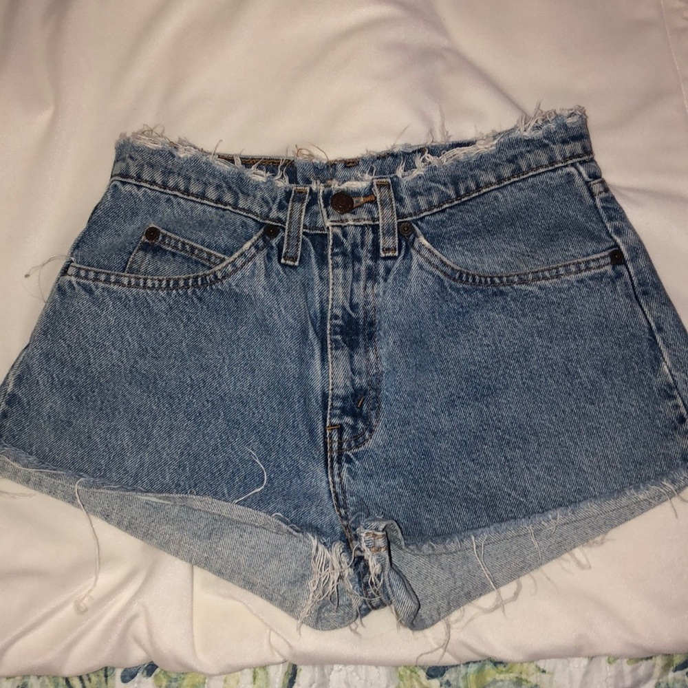 Levi high waisted shorts